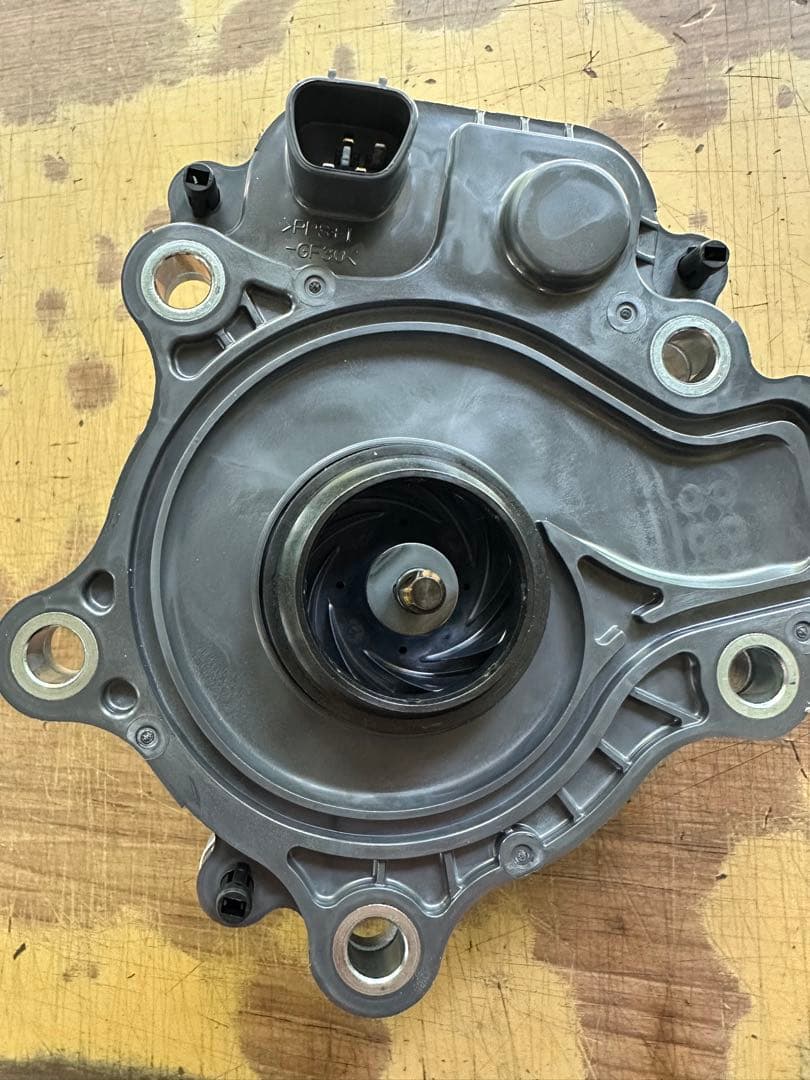 トヨタ純正電動ウォーターポンプ161A0-29015