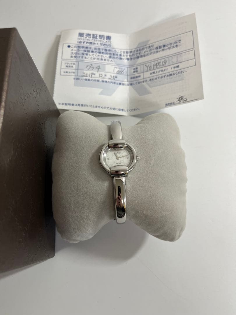 GUCCI シルバー アナログ時計