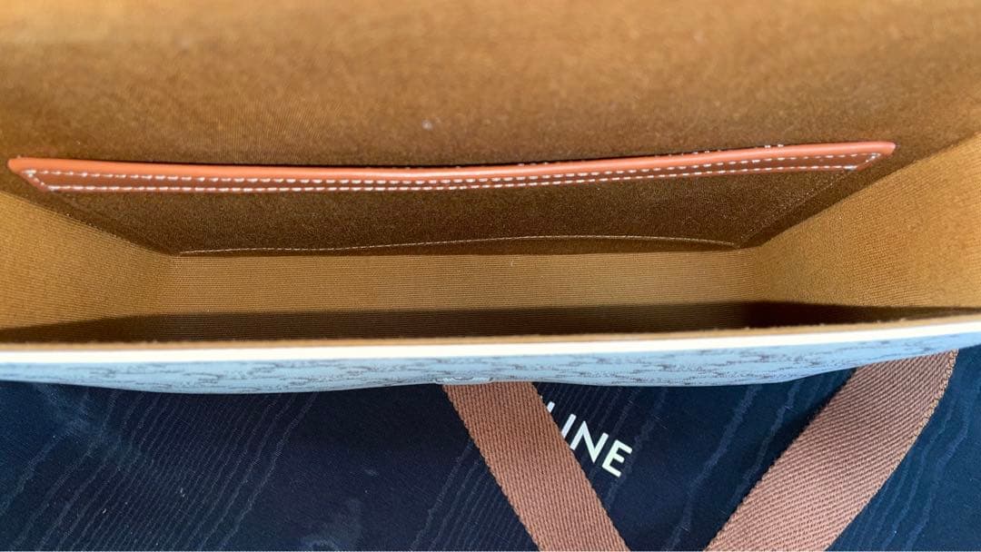 CELINE セリーヌ トリオンフ　フラップ　メッセンジャーバッグ