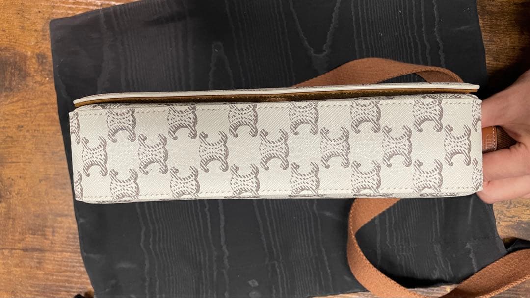 CELINE セリーヌ トリオンフ　フラップ　メッセンジャーバッグ