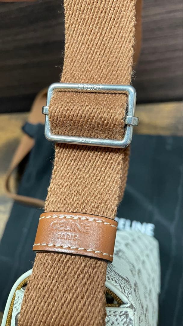 CELINE セリーヌ トリオンフ　フラップ　メッセンジャーバッグ