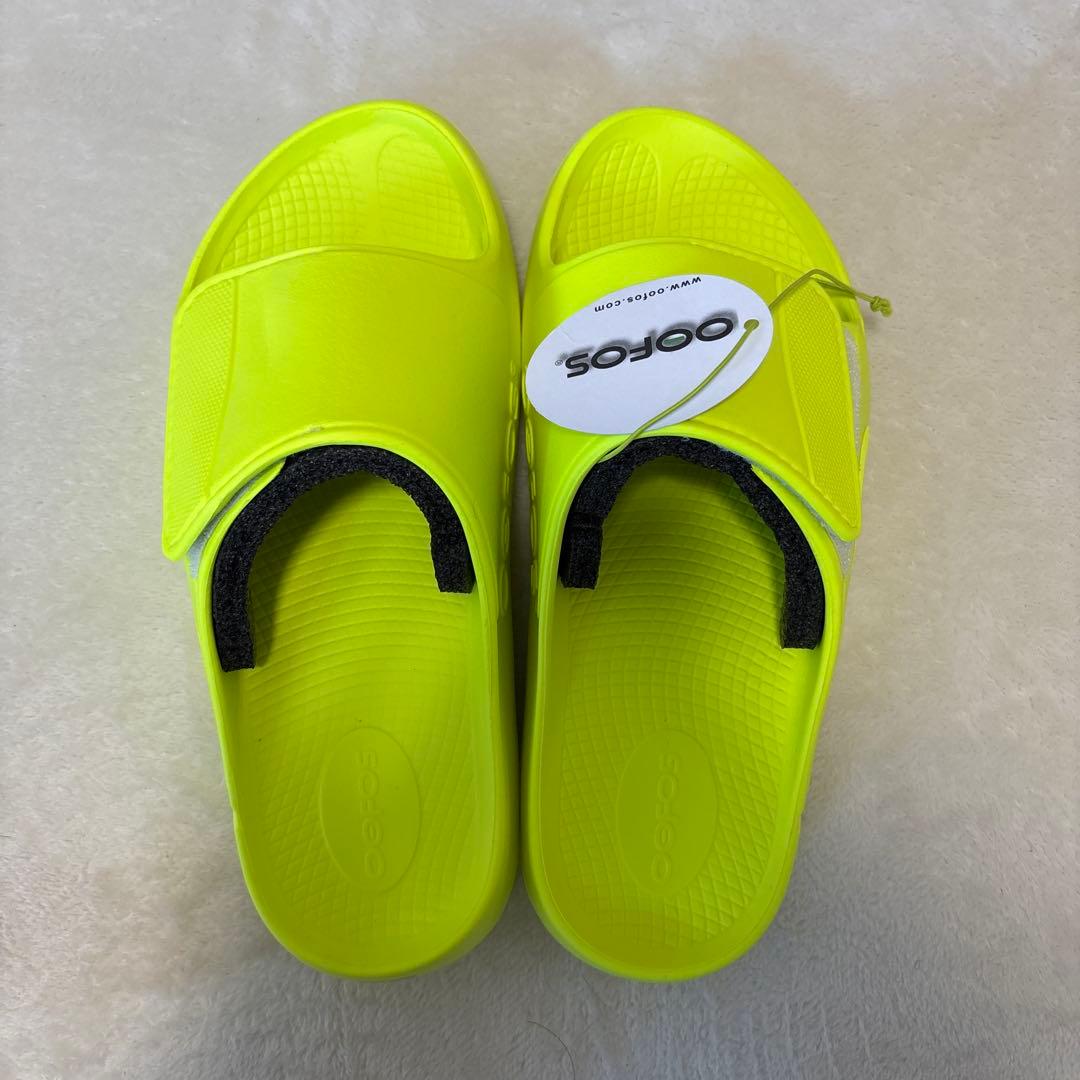 Oofos蛍光イエロー スポーツサンダル 28cm