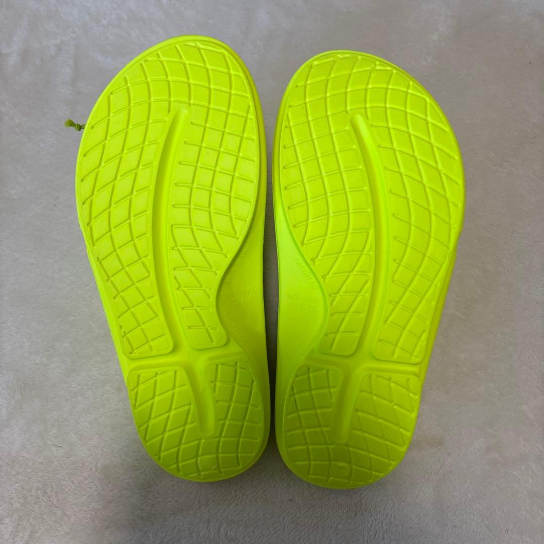 Oofos蛍光イエロー スポーツサンダル 28cm