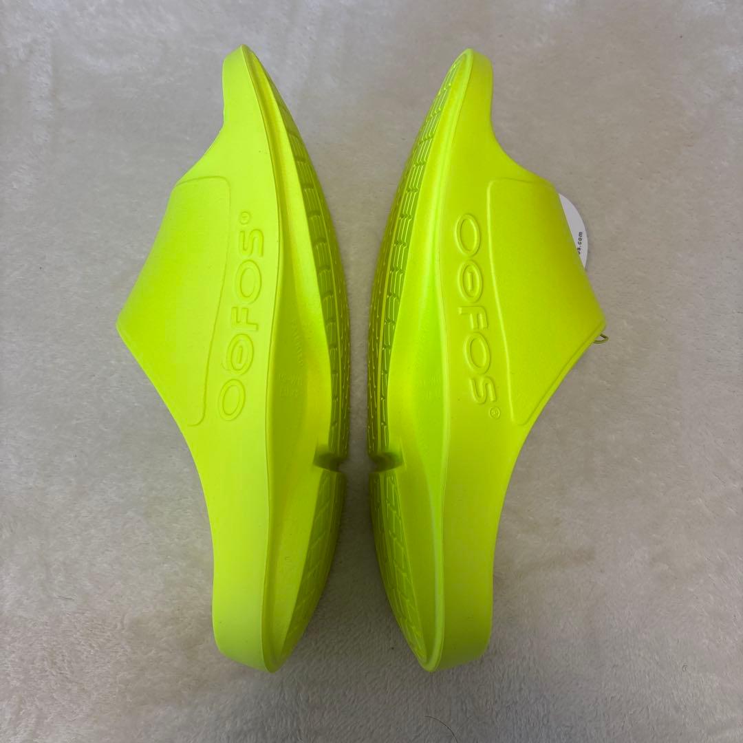 Oofos蛍光イエロー スポーツサンダル 28cm