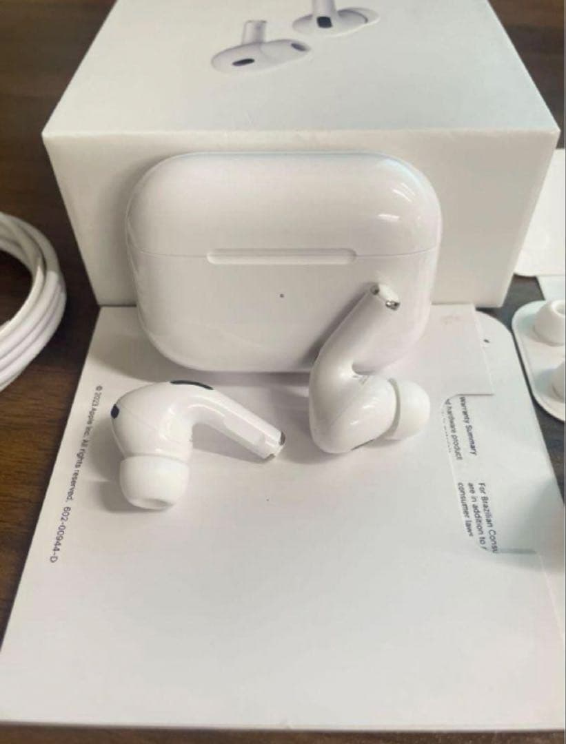 AirPods Pro 第2世代本体 充電ケース付き ⚠️右耳ありません！！！