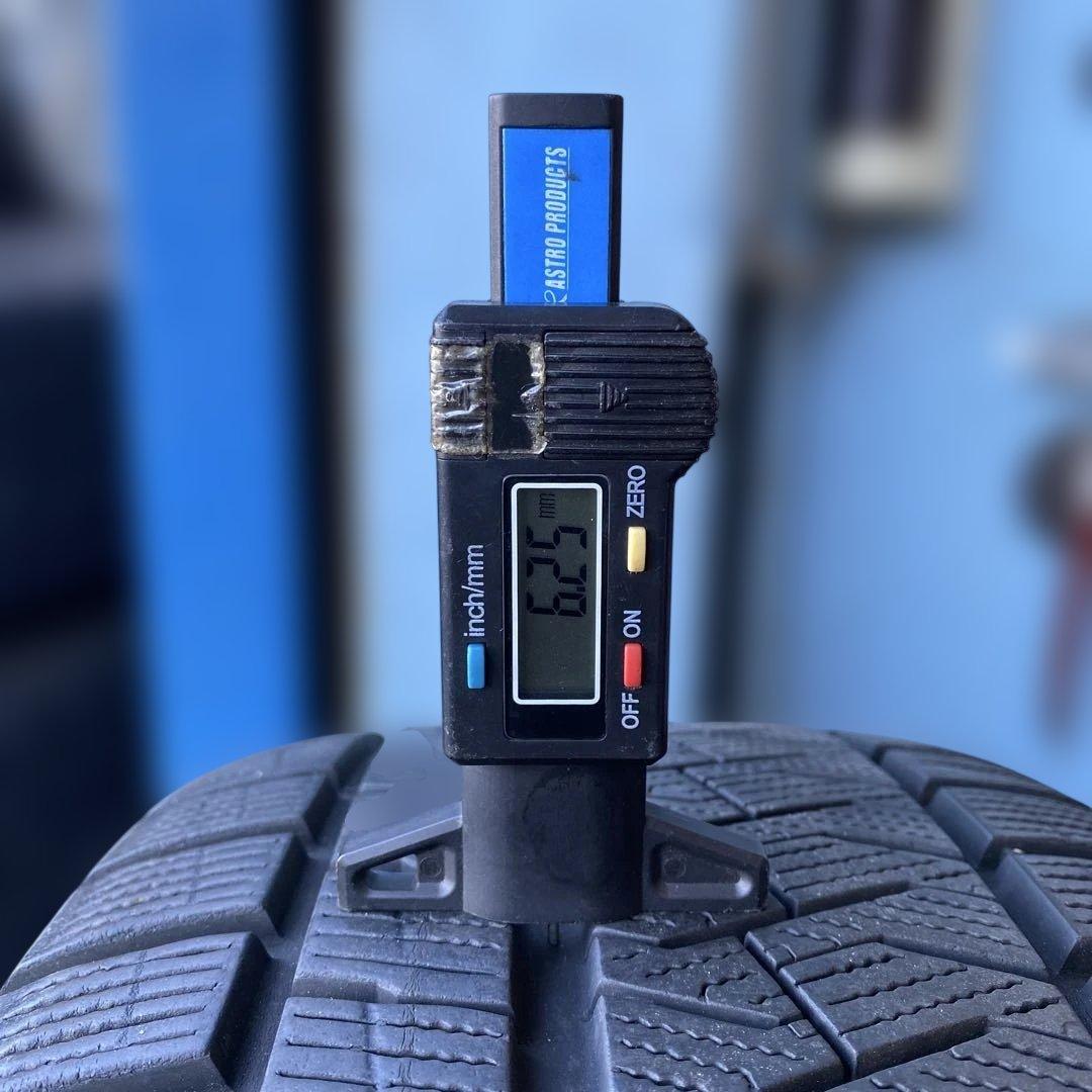 中古溝ありピレリスタッドレスセット215/50R17 インサイト、ジェイド