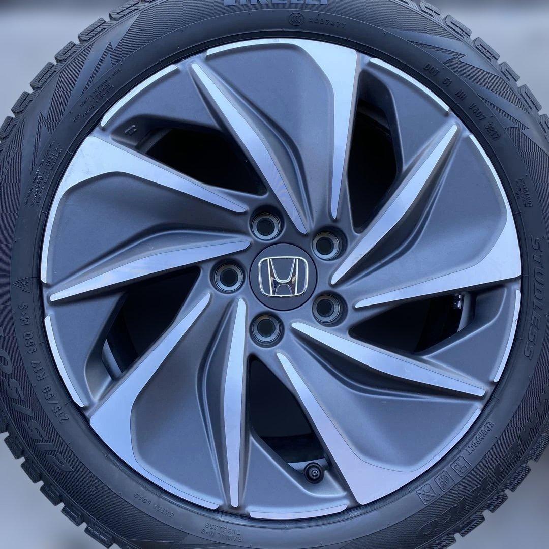 中古溝ありピレリスタッドレスセット215/50R17 インサイト、ジェイド