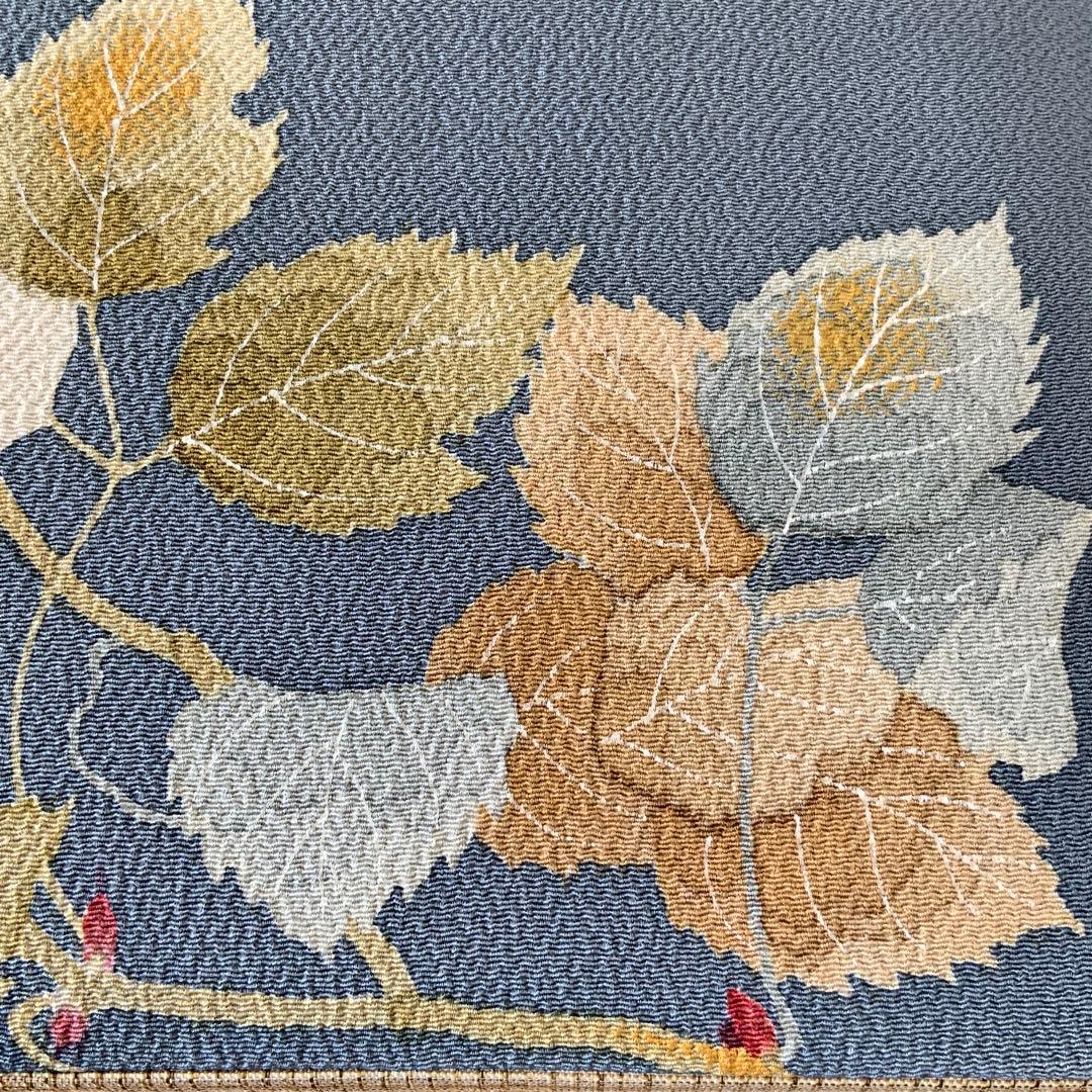 鬼しぼ縮緬　薄縹色に手描きの葉文　リメイク　胡桃皮ハンドルバッグ　浅型マチ広め