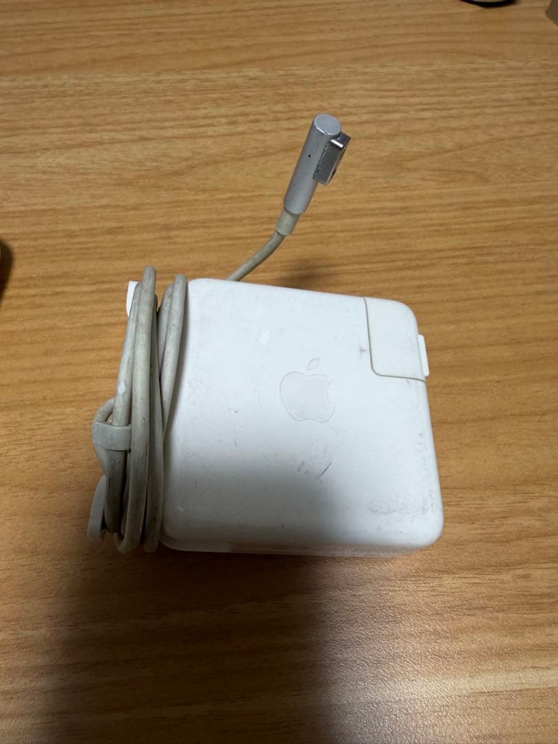 Apple MacBook ホワイト 充電器付き