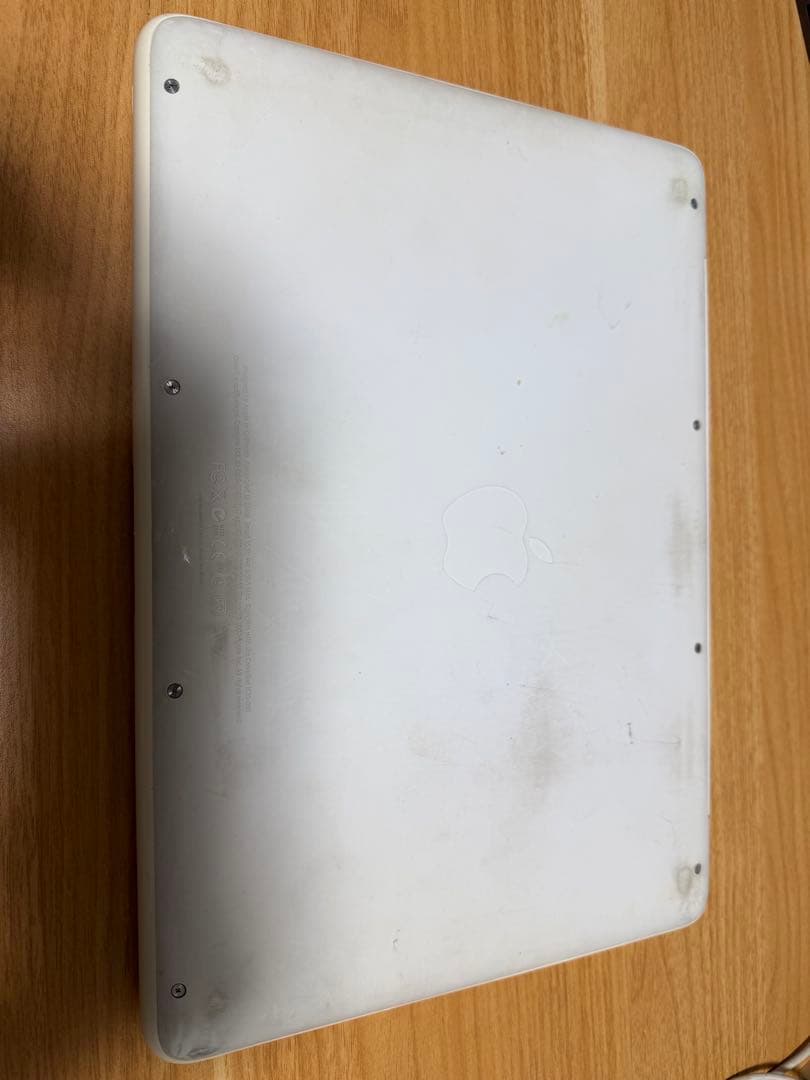 Apple MacBook ホワイト 充電器付き