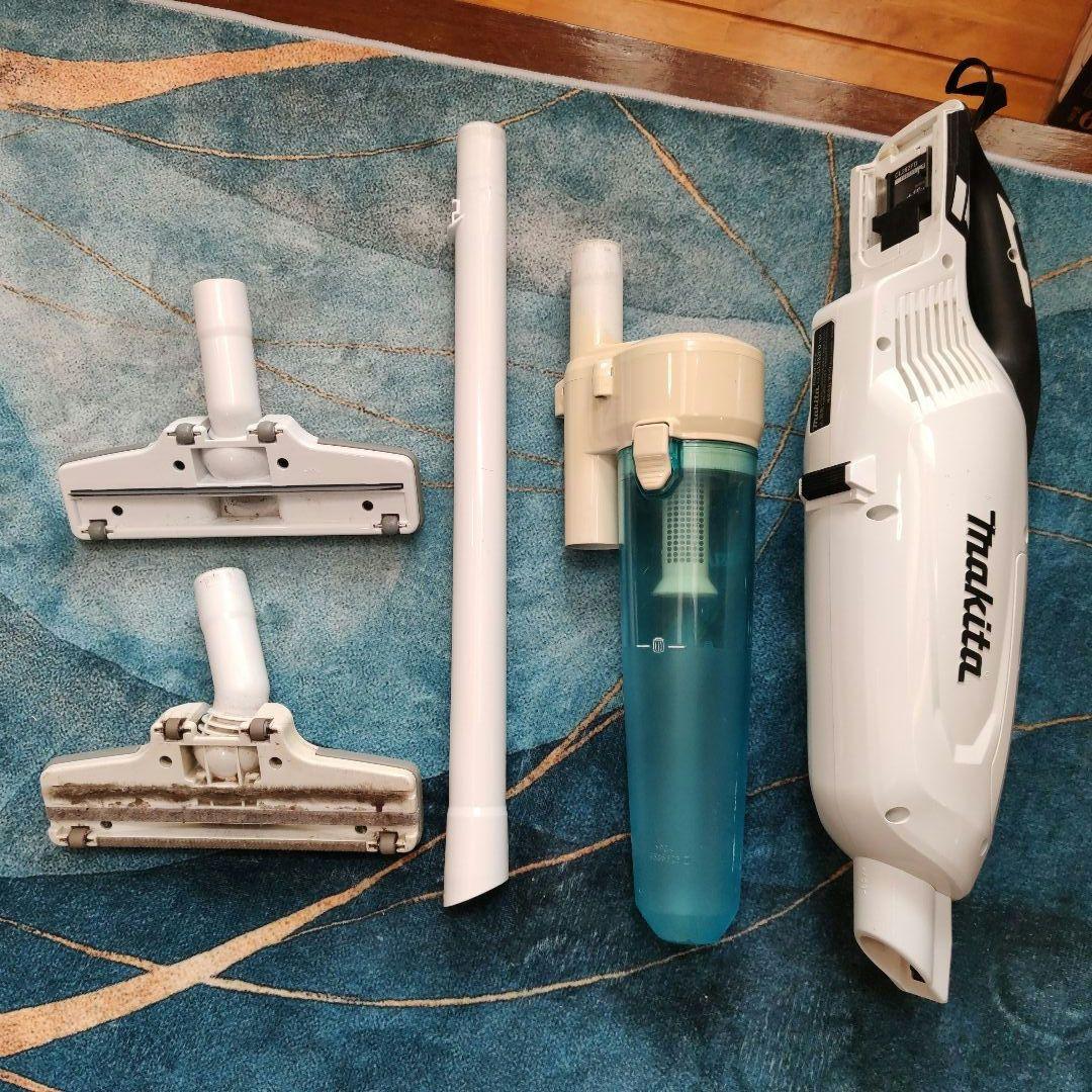 【美品】Makitaマキタ充電式クリーナーCL282FD