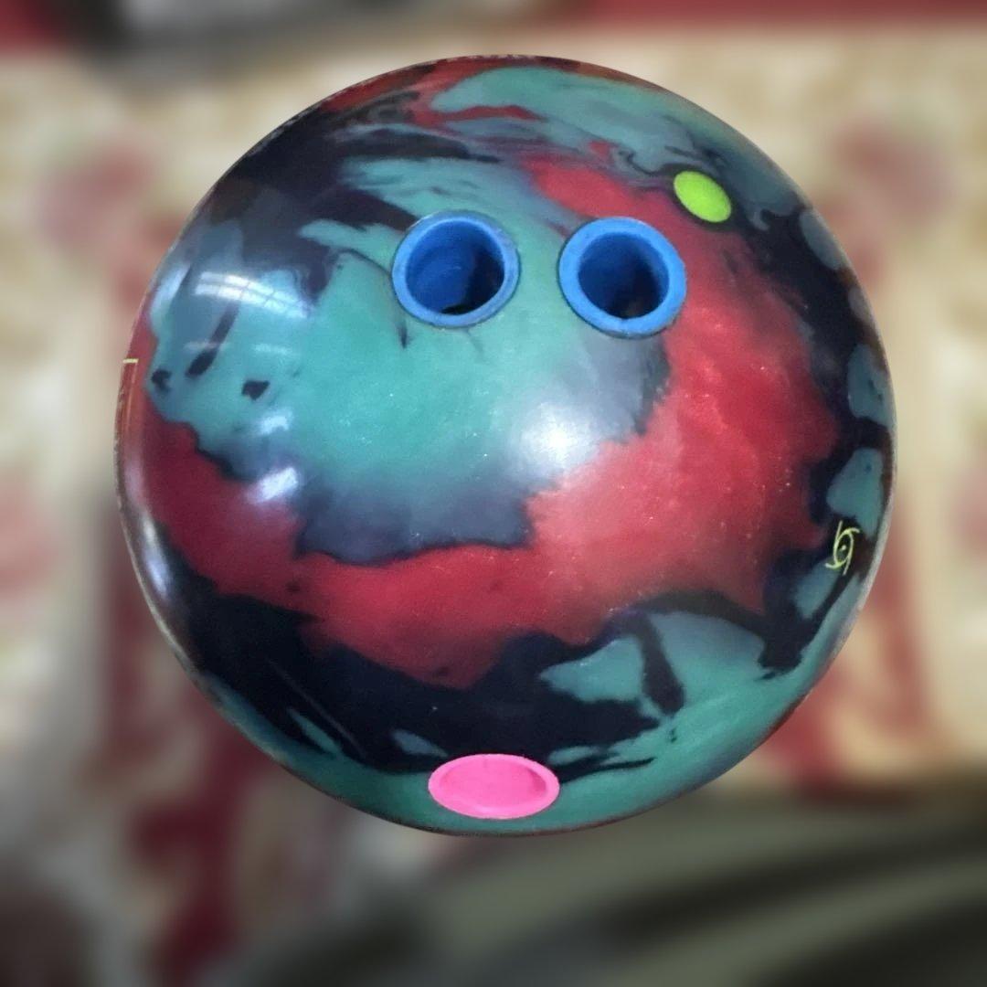 (最終値下げ)STORM IDENTITY ボウリングボール　14ポンド