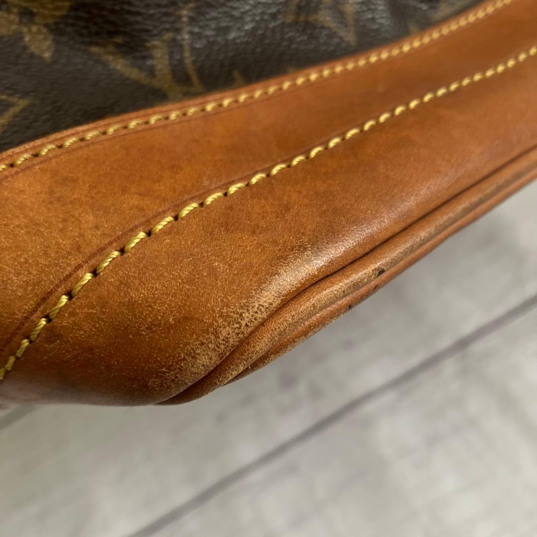 VUITTON ヴィトン　ショルダーバッグ　ノエ