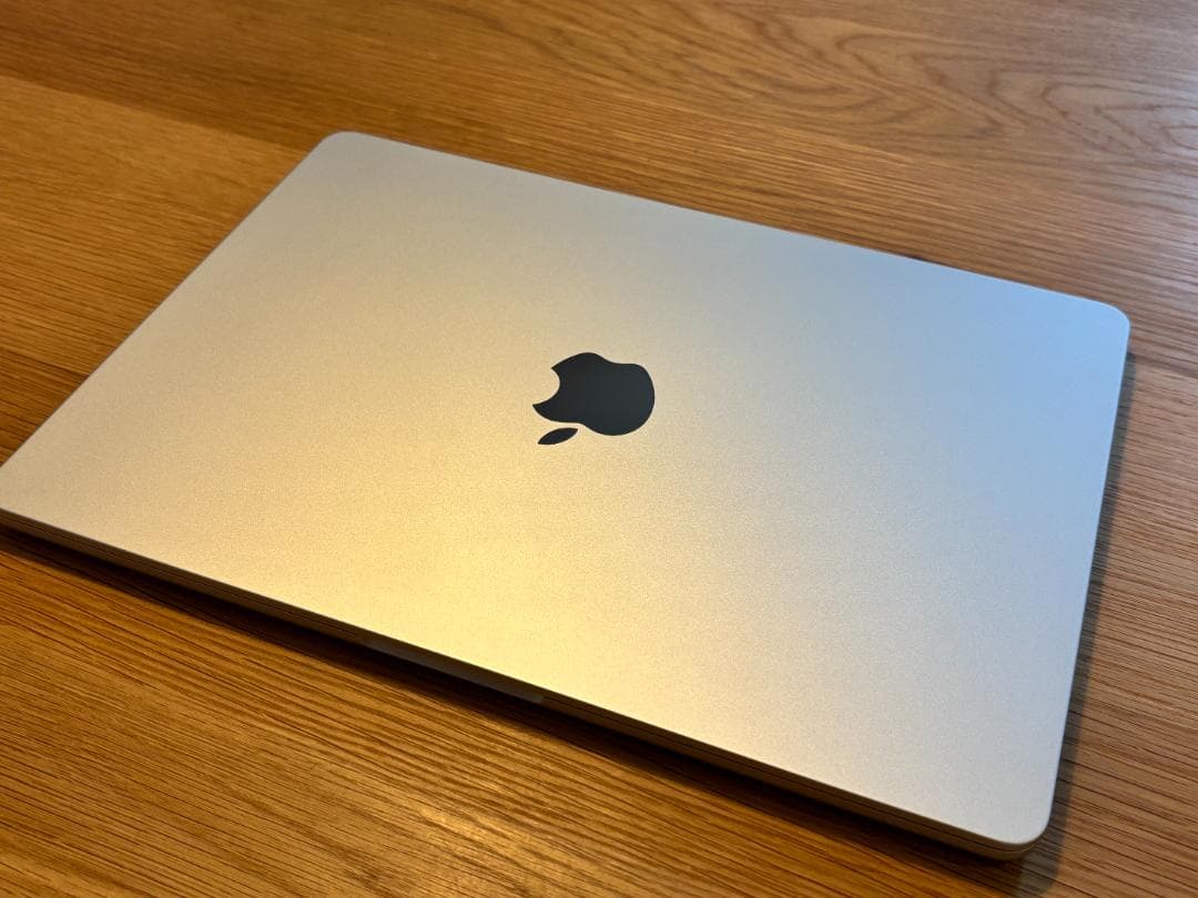 MacBook Air M2 シルバー 8GB 256GB SSD 中古美品