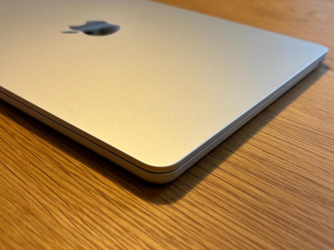 MacBook Air M2 シルバー 8GB 256GB SSD 中古美品