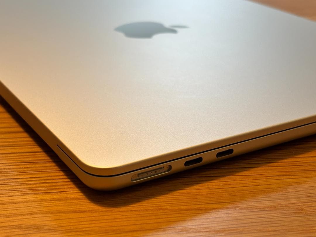 MacBook Air M2 シルバー 8GB 256GB SSD 中古美品