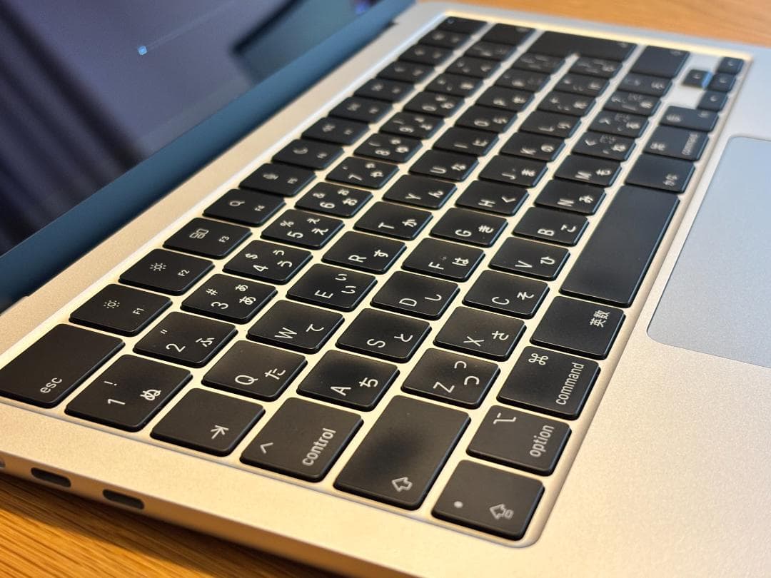 MacBook Air M2 シルバー 8GB 256GB SSD 中古美品