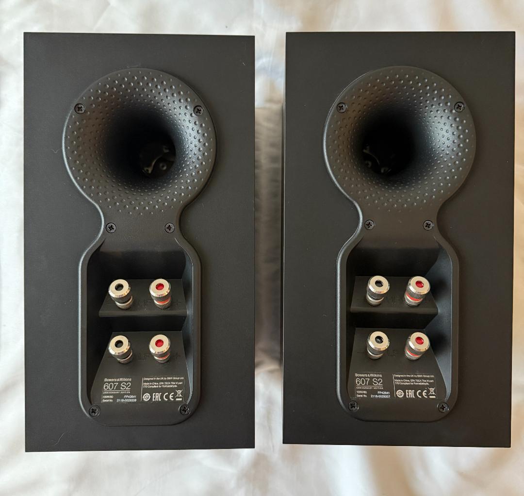 Bowers & Wilkins 607 S2 AE ブックシェルフ型スピーカー