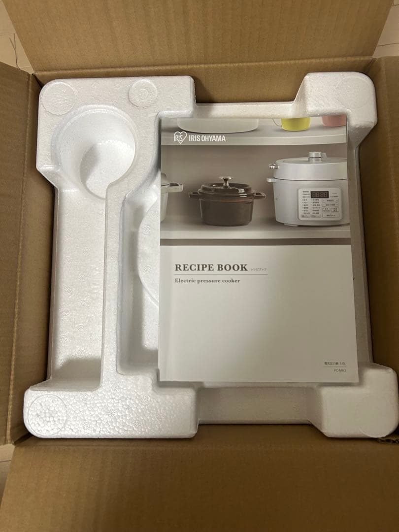 【ほぼ未使用】アイリスオーヤマ　電気圧力鍋　PC-MA3-W