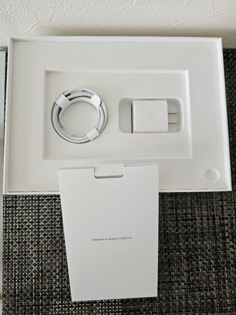 apple ipad a16 第11世代 本体とキーボードとペンセット