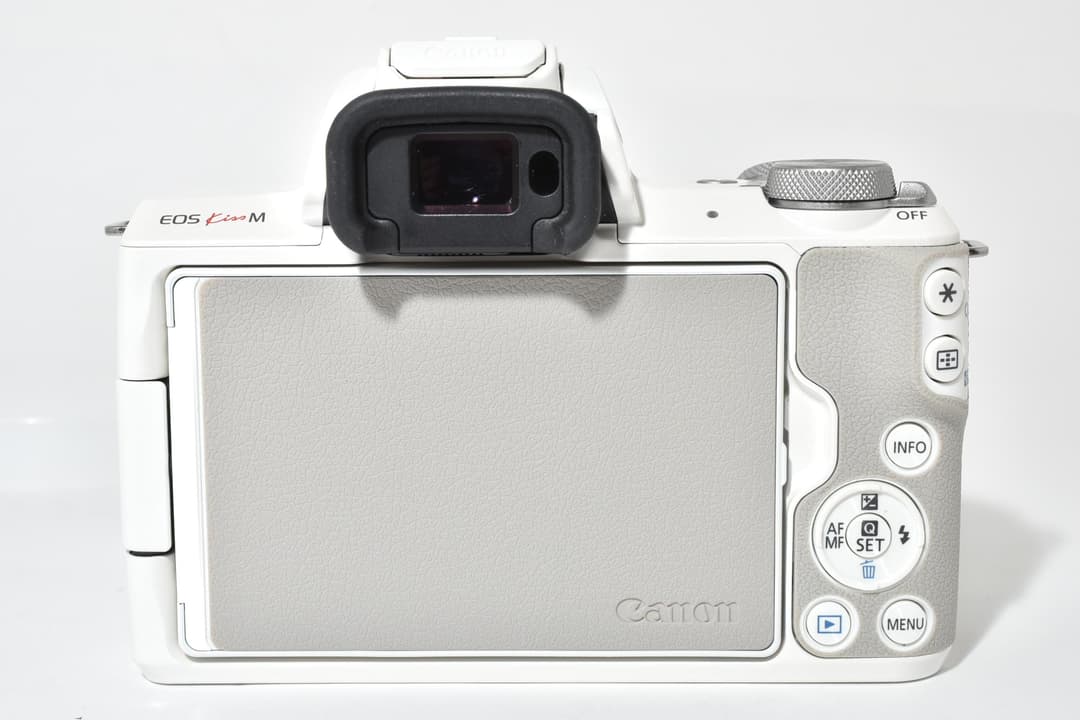 CANON EOS Kiss M ダブルズームキット C496