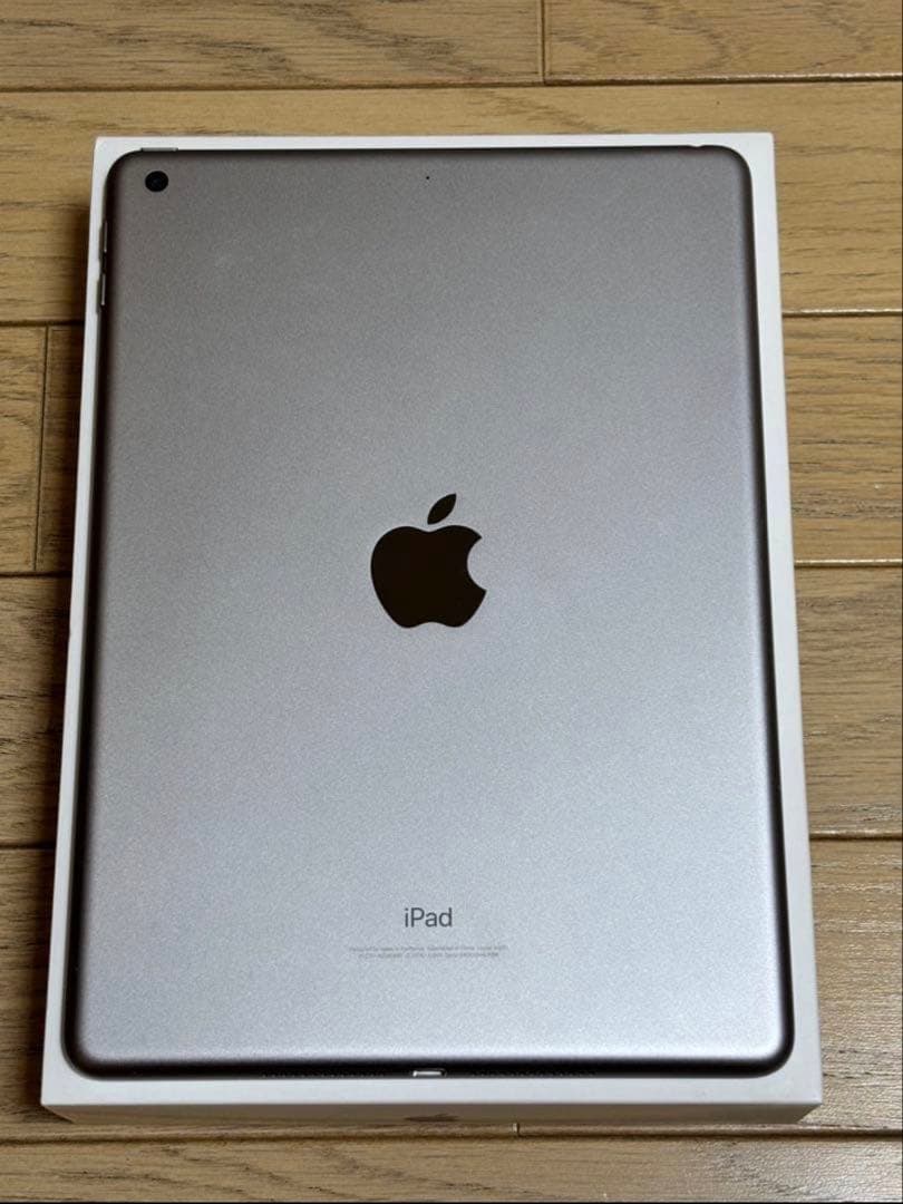 Apple iPad （第6世代）シルバー