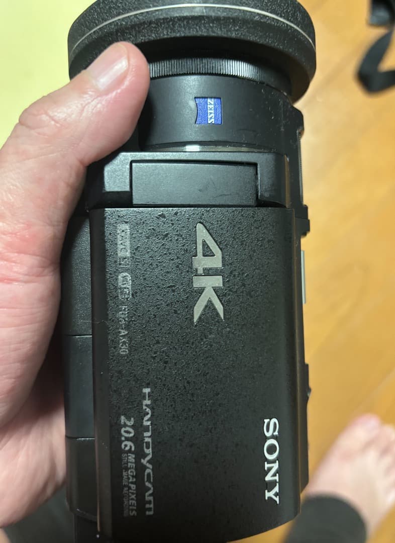 SONY FDR-AX30 4k ハンディカム(上のカバーが外れてます)
