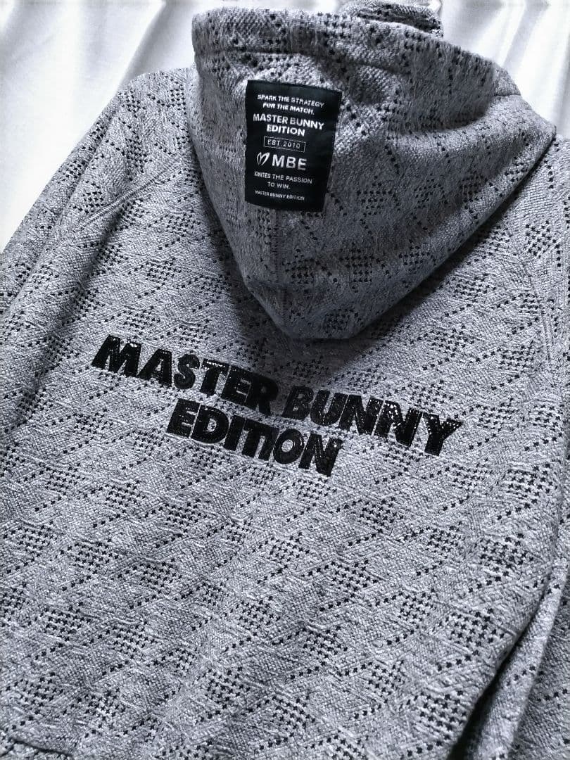 マスターバニー　クロップド パーカー グレー　23年モデル