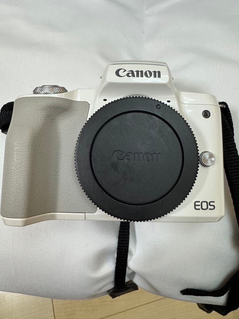 canon EOS Kiss M ダブルレンズ リモコン付♪カメラバック付♪