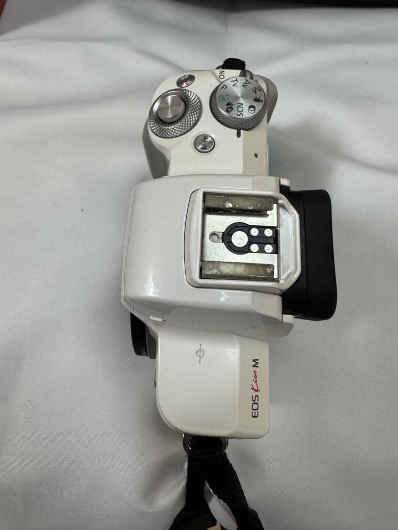 canon EOS Kiss M ダブルレンズ リモコン付♪カメラバック付♪