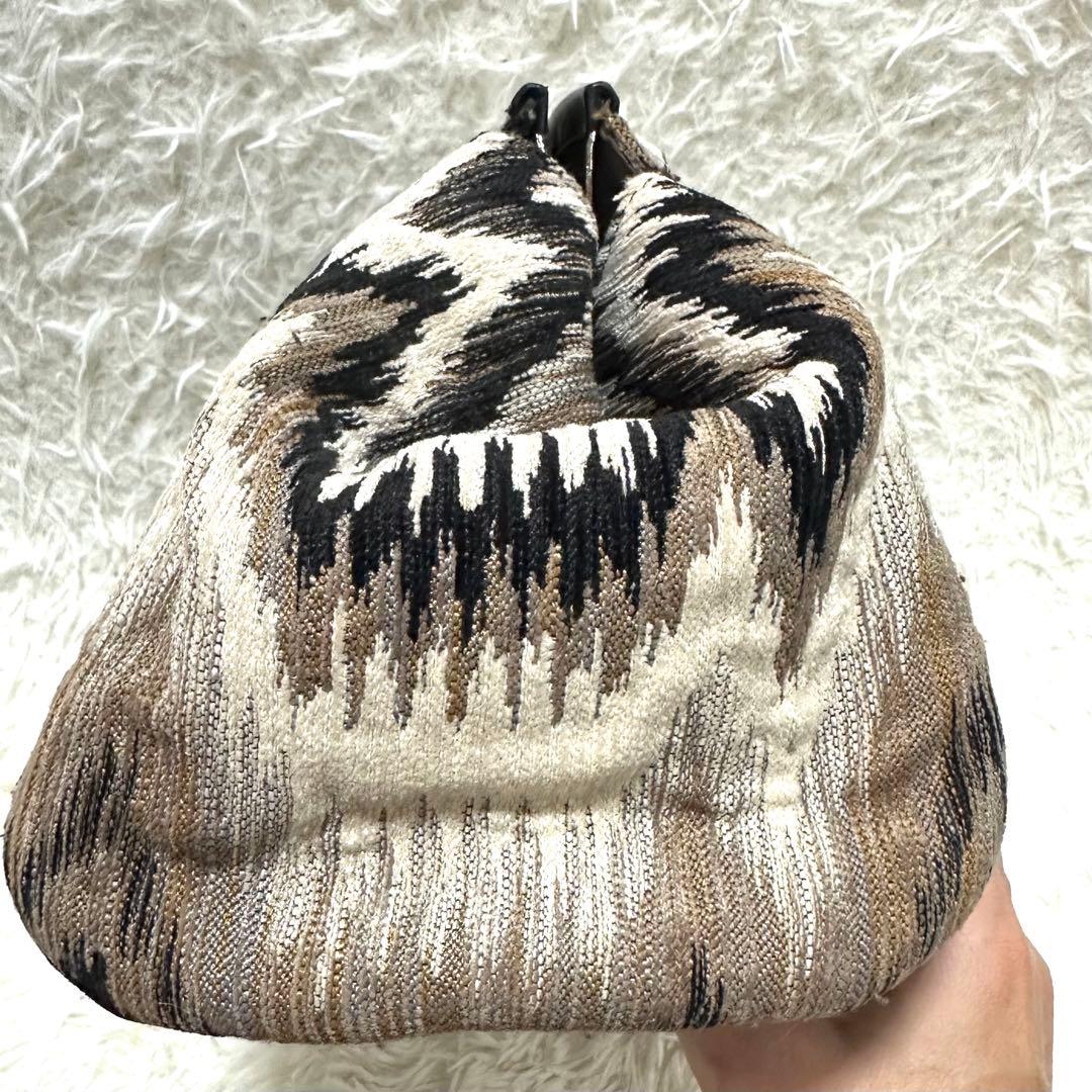 avacation アヴァケーション pillow shadow クラッチバッグ