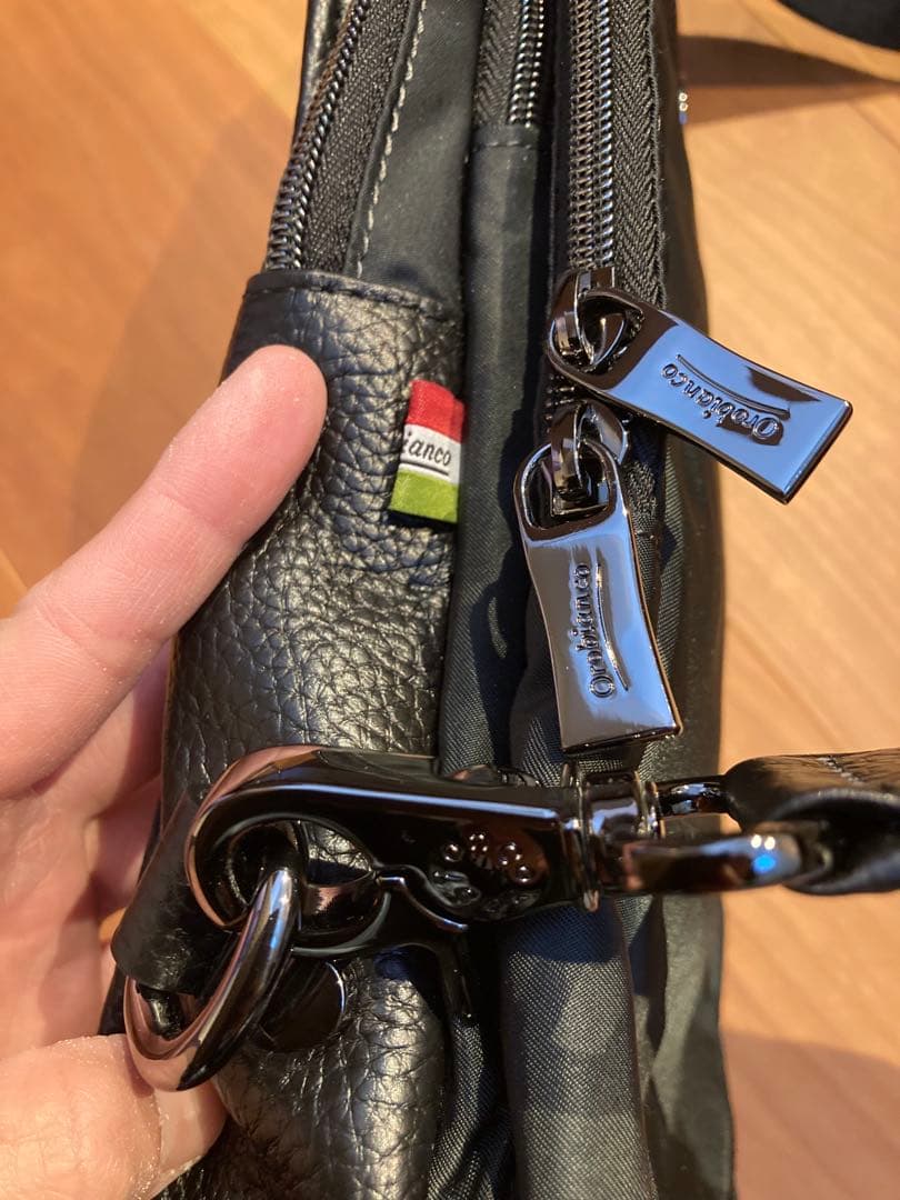 【新品未使用】オロビアンコ ブラック ボディバッグ ショルダーバッグ