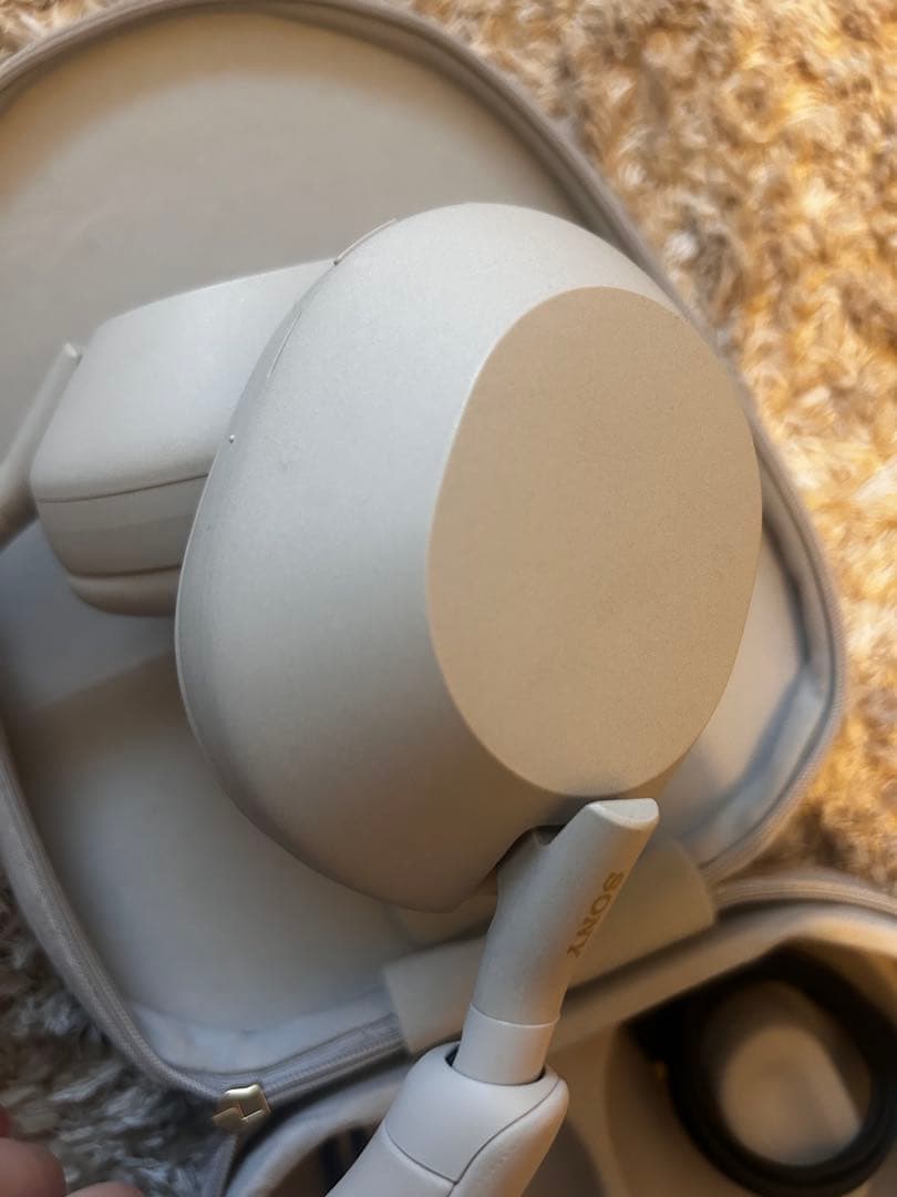 SONY ソニー　WH-1000XM5 ワイヤレスヘッドホン プラチナシルバー