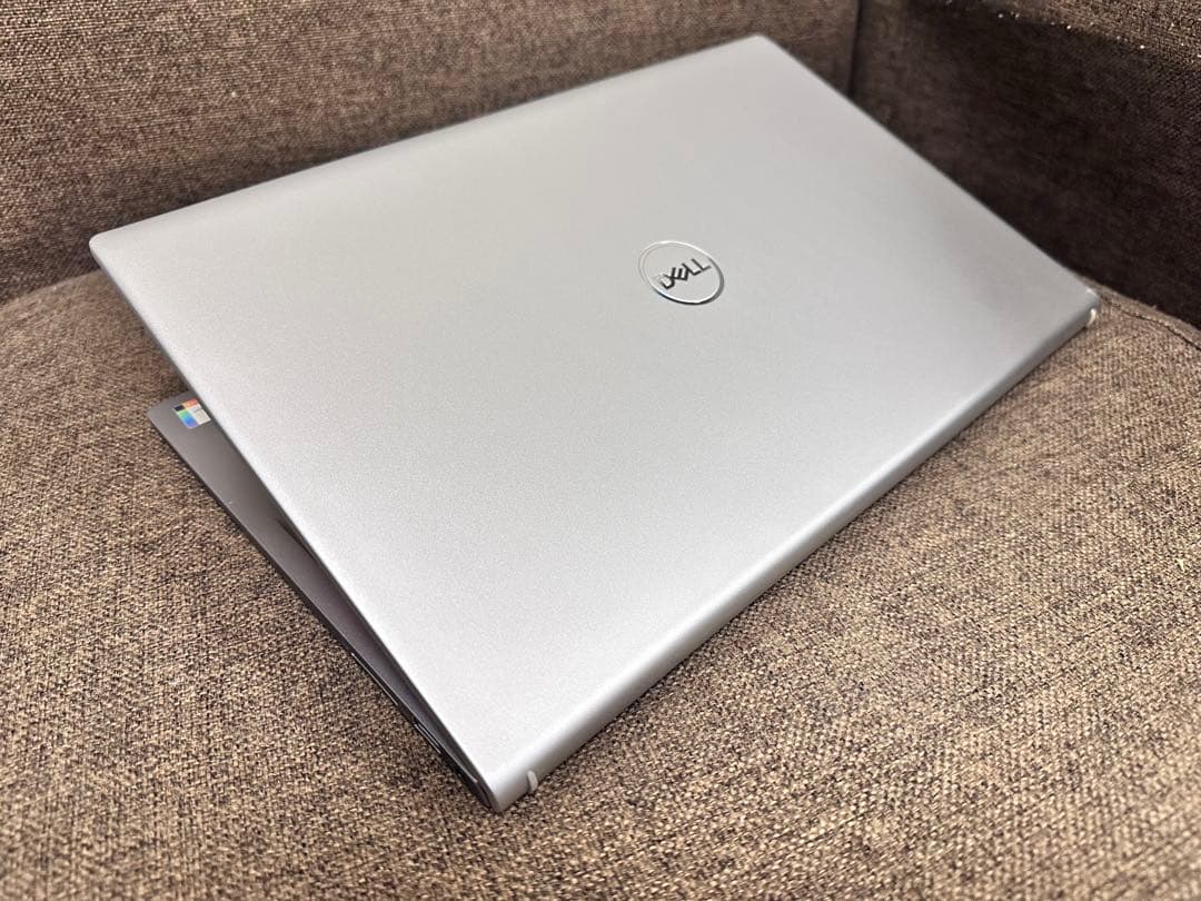 Dell Ins 15.6インチ ノートi7-11370H 16GB 1TB