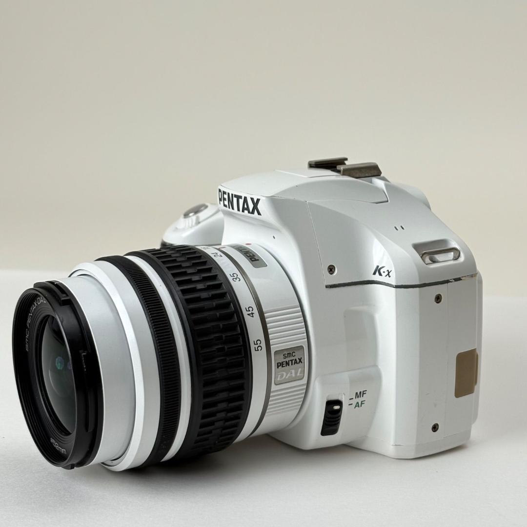PENTAX K-x 18-55mm 標準レンズセット　白　070