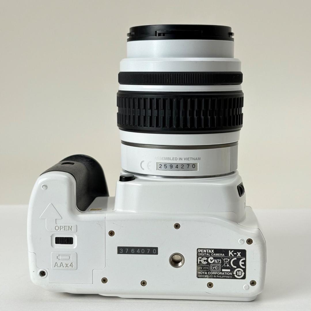 PENTAX K-x 18-55mm 標準レンズセット　白　070