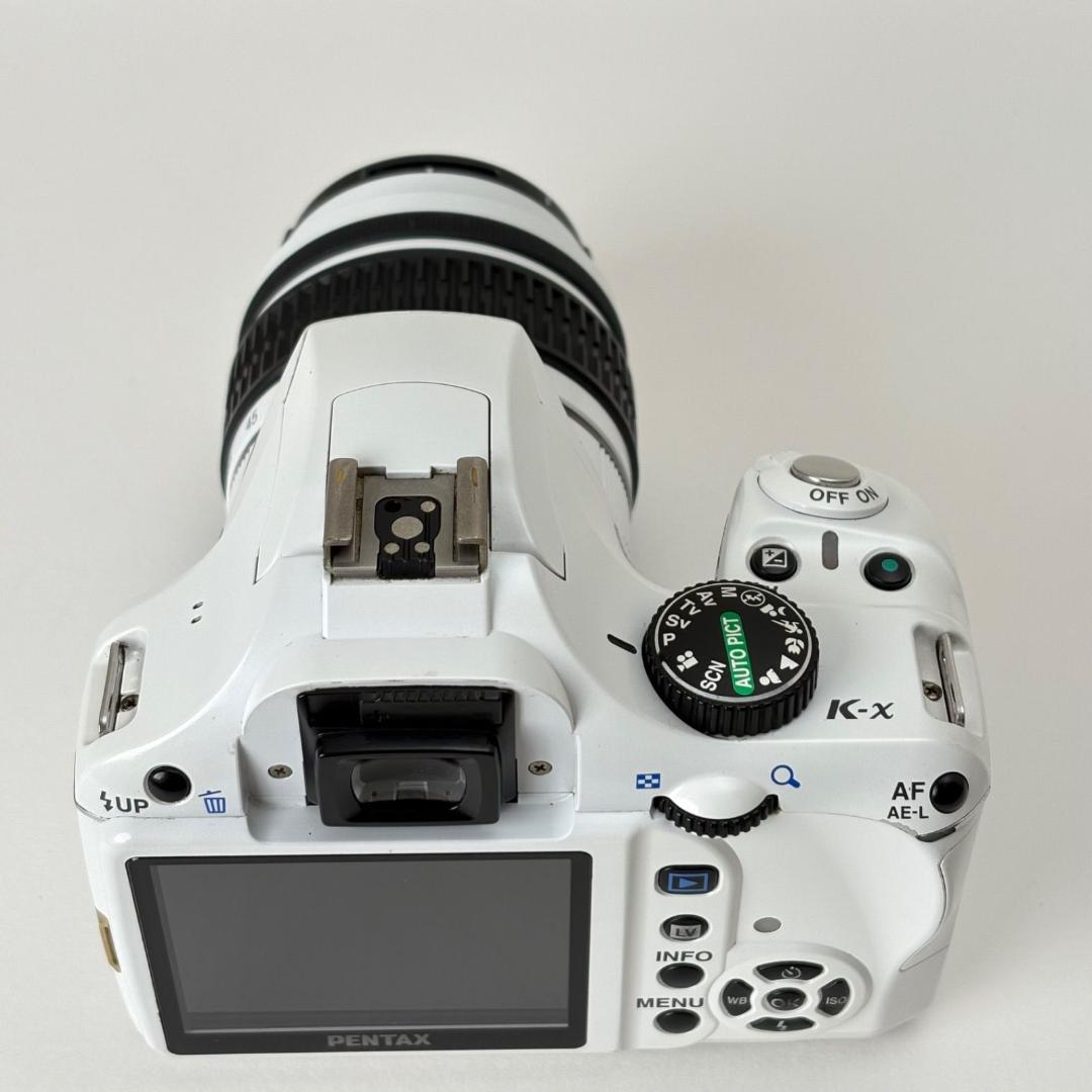 PENTAX K-x 18-55mm 標準レンズセット　白　070