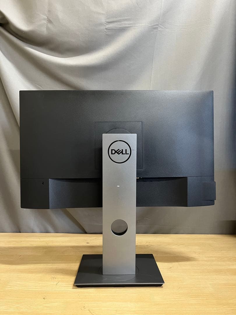 dell P2319H 23インチ液晶モニター　回転機能高さ角度調整