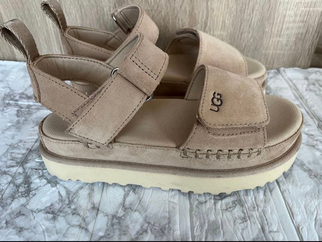 UGG ストラップサンダル 22cm ベージュ