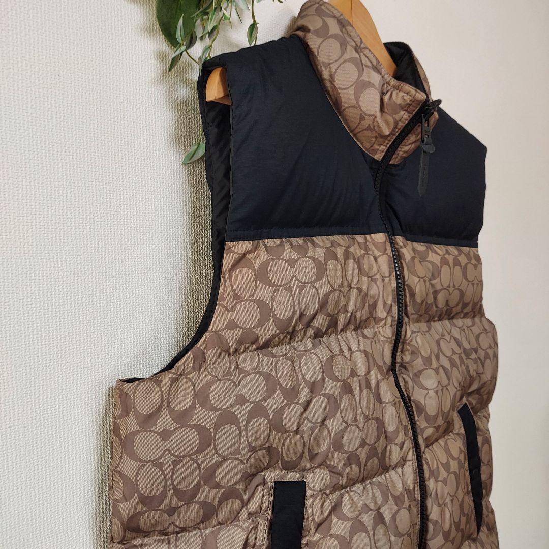 COACH ダウン ベスト 大きめ ベージュ ブラック シグネチャー ブラウン