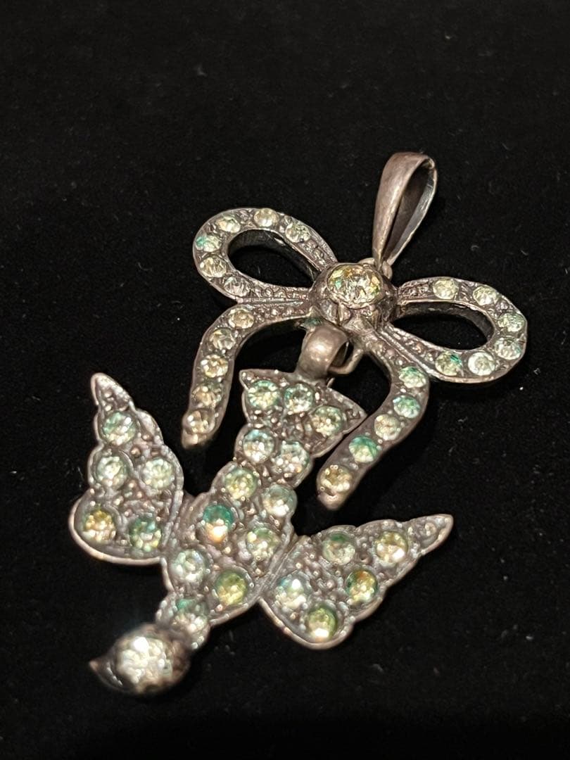 リボンと鳩　ヴィクトリアン　チャーム　イギリス　アンティーク　ネックレス