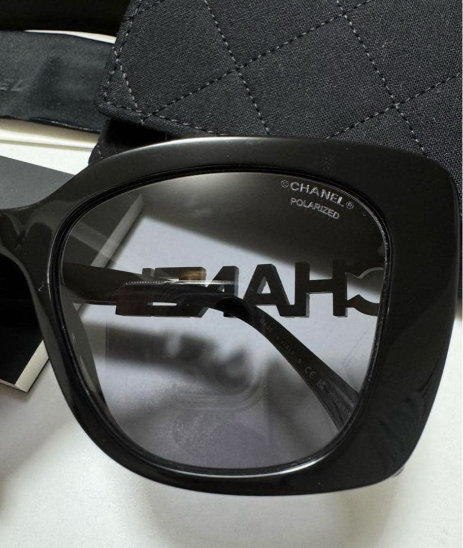 CHANEL ロゴ サングラス