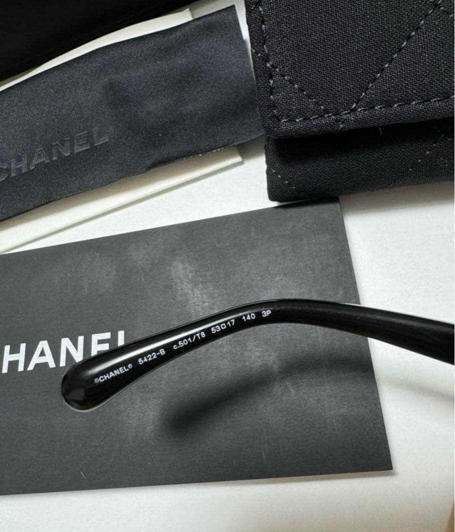 CHANEL ロゴ サングラス