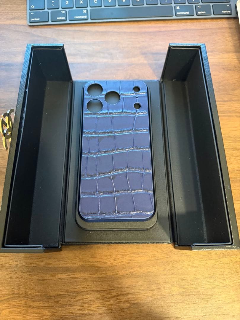 GOLDEN CONCEPT ダークブルー iPhone17proケース