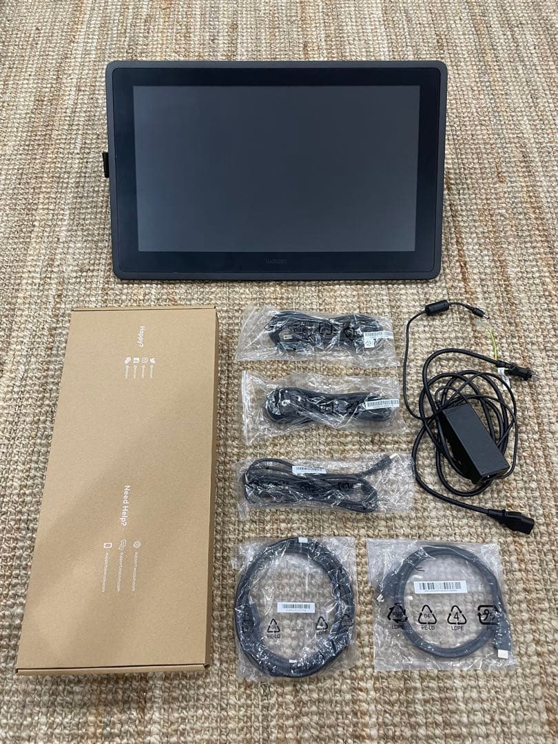 Wacom Cintiq 22 液晶タブレット (DTK2260K0D)