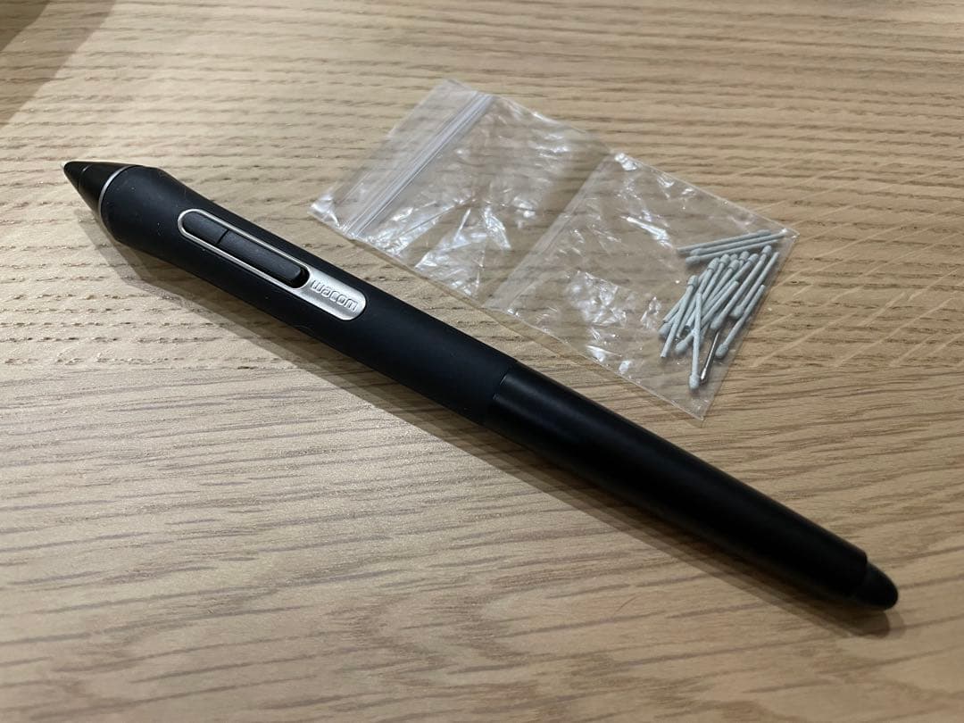 Wacom Cintiq 22 液晶タブレット (DTK2260K0D)