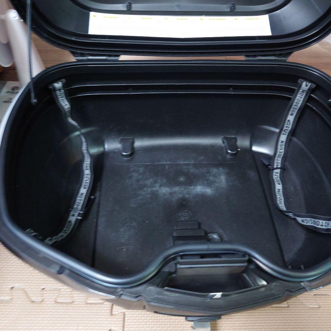 GIVI モノキートップケースV47 カーボン 美品ベース無し