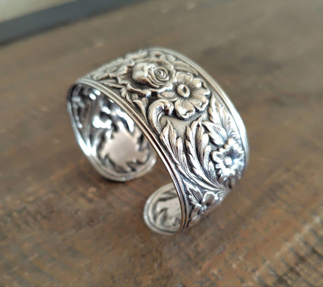 ヴィンテージ S Kirk & Son シルバー ワイド リポウズ バングル