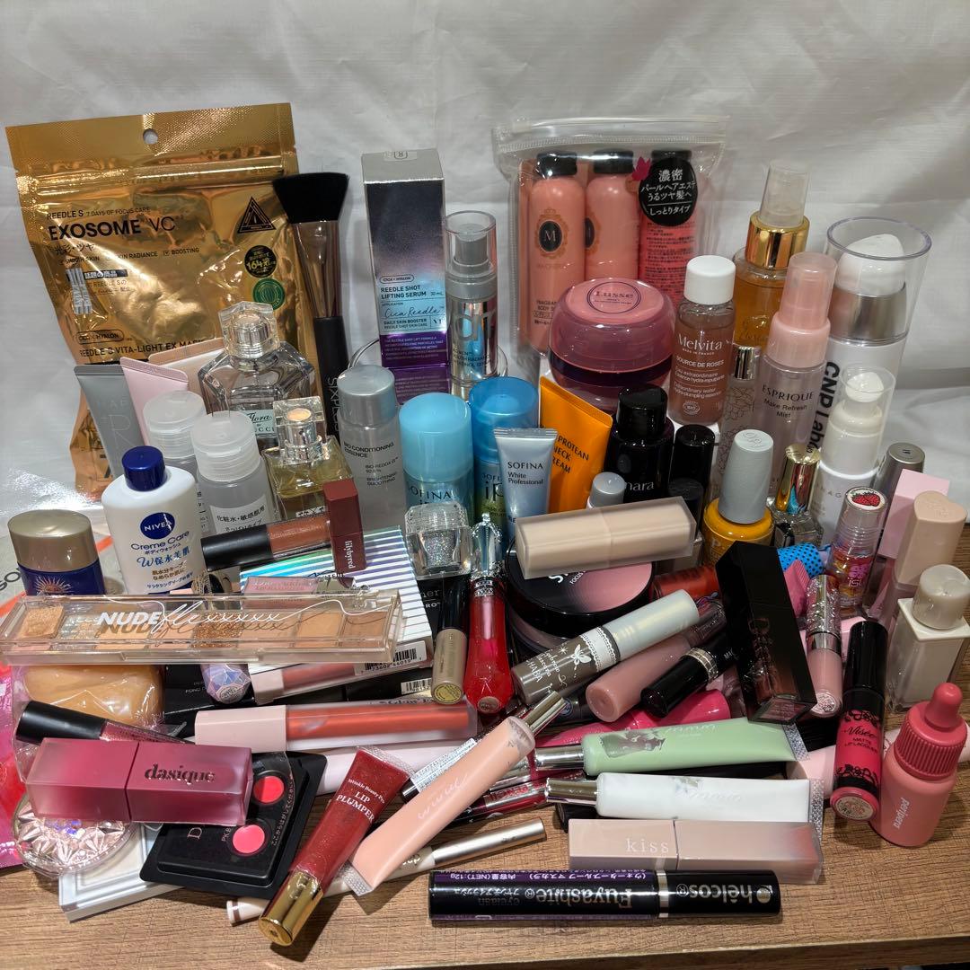 ♡コスメおまとめ(グッチ香水有、未使用コスメ、リップ多め）