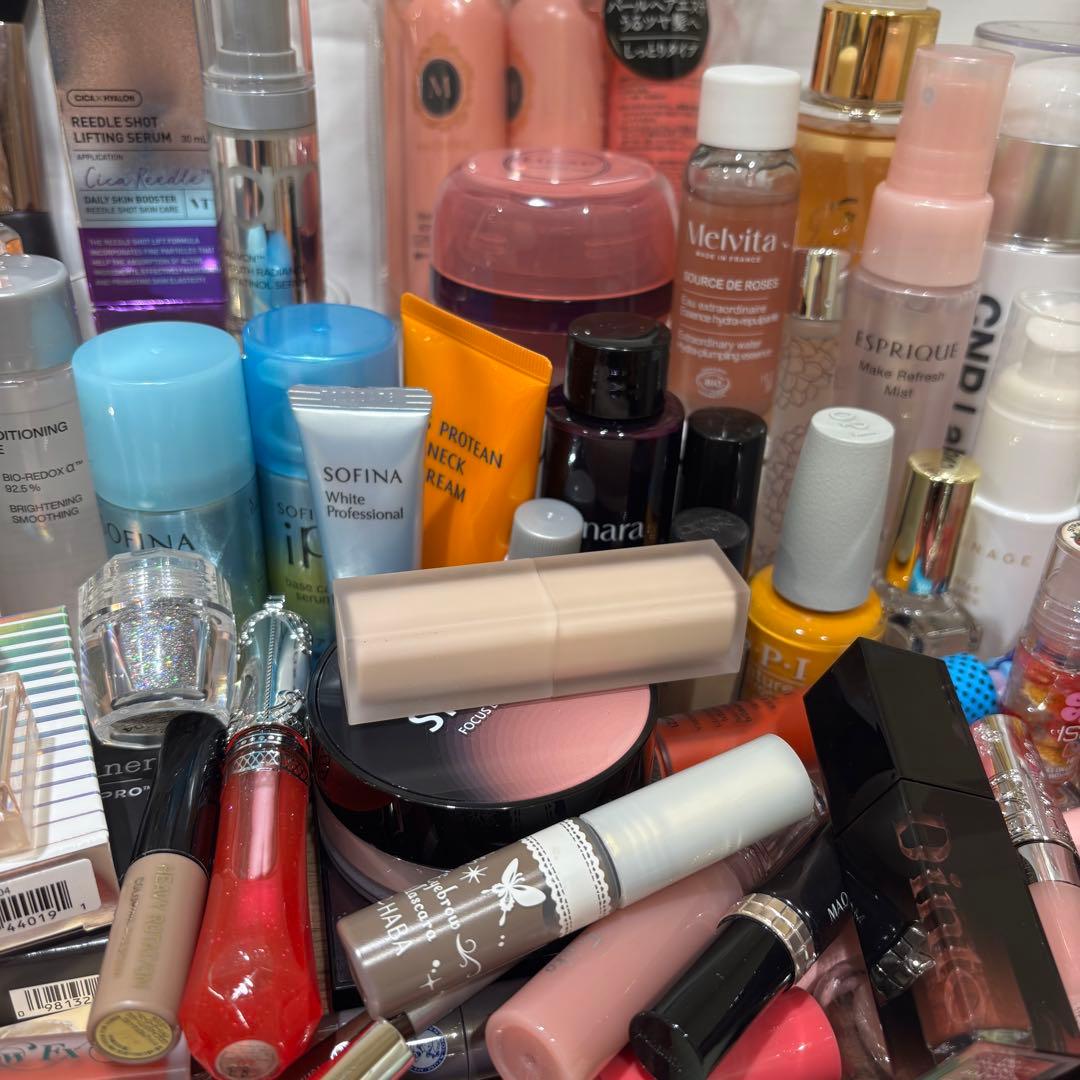 ♡コスメおまとめ(グッチ香水有、未使用コスメ、リップ多め）